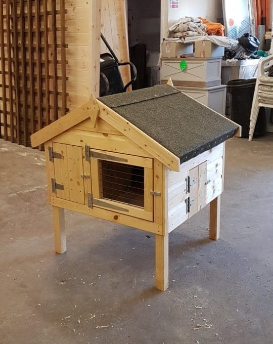 Bespoke Timber Buildings Wooden Averies, Dog Runs, Stables, Sheds, Shelters.